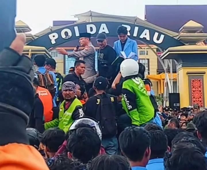Pasca Tewasnya Afif Kurniawan, Aksi Demo terjadi di Polda Riau