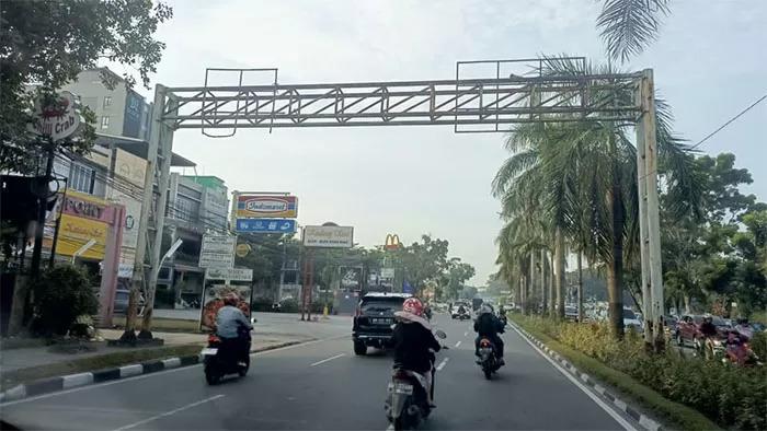 Rambu Lalu Lintas di Jalan Sudirman Dicuri