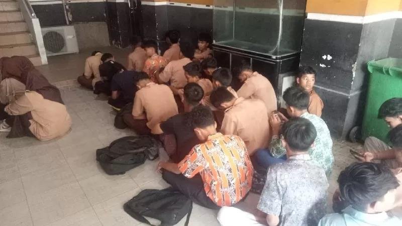Bolos, Puluhan Pelajar Terjaring Razia Satpol PP