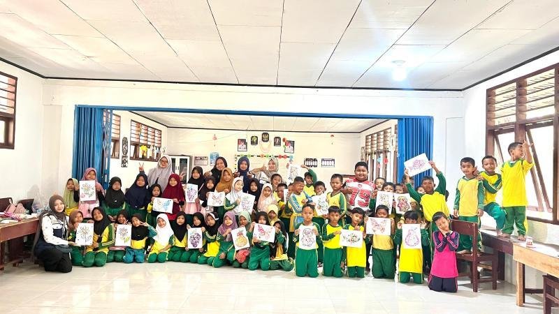 Kukerta Siabista UNRI Gelar Edukasi Daur Ulang Plastik dan Eksperimen Sains Bertema Belajar di Alam