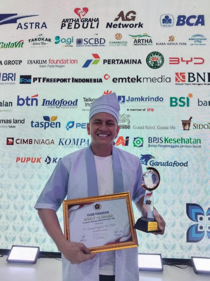Wako Pekanbaru Raih Anugerah SIwo PWI