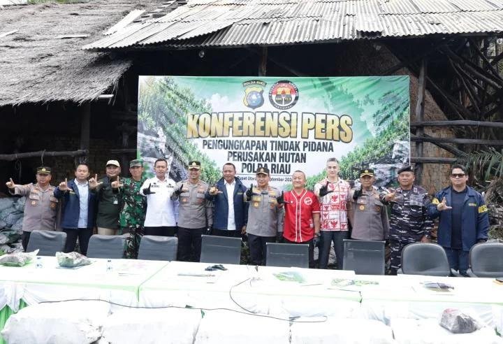 Petugas Gagalkan Penyeludupan 140 Ton Arang Bakau ke Malaysia