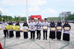 Puncak HGN, Delapan Guru Berprestasi dapat Hadiah Umroh